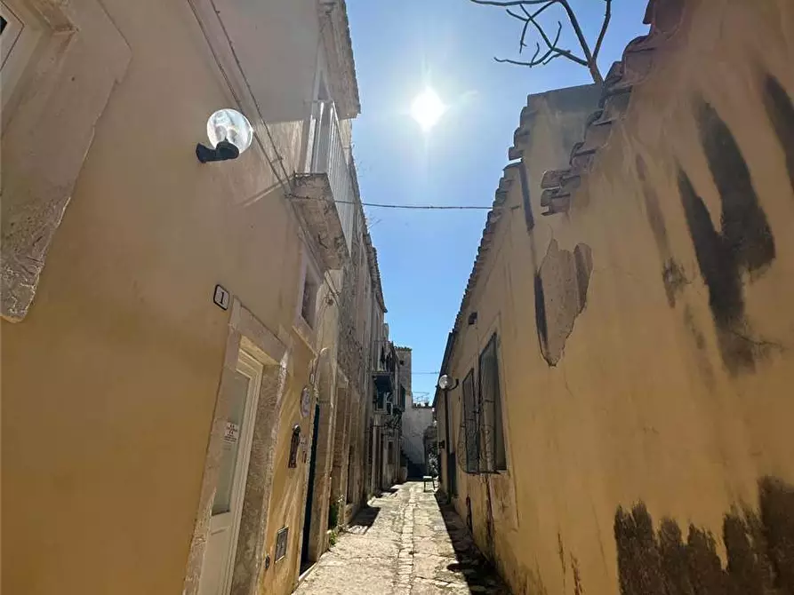 Immagine 3 di Villa in vendita  in Via Ronco Camelia, 4/5 a Noto