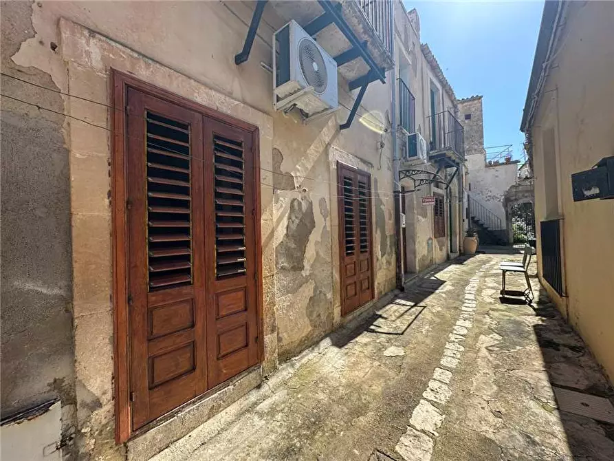 Immagine 5 di Villa in vendita  in Via Ronco Camelia, 4/5 a Noto