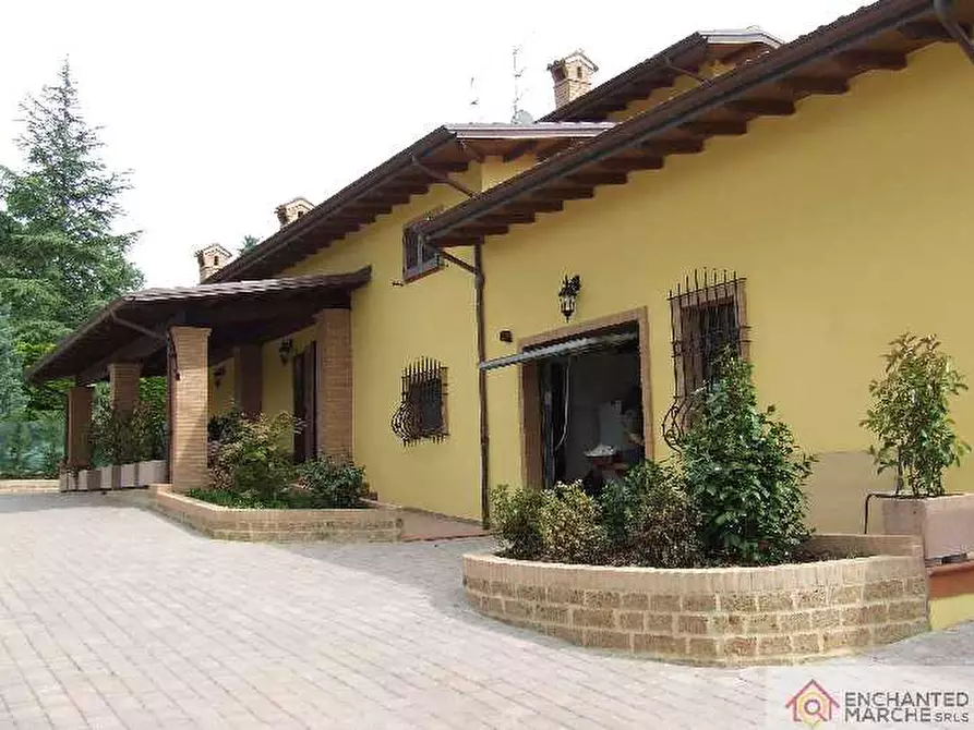 Immagine 3 di Villa in vendita  in Loc. Ceresi a Matelica