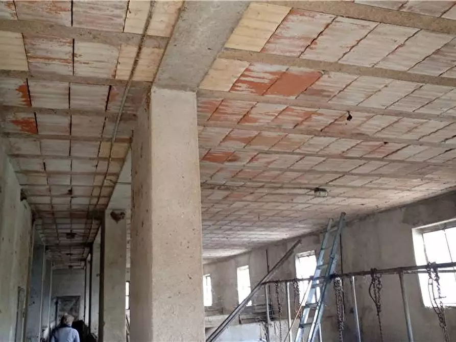 Immagine 2 di Capannone industriale in vendita  a Matelica