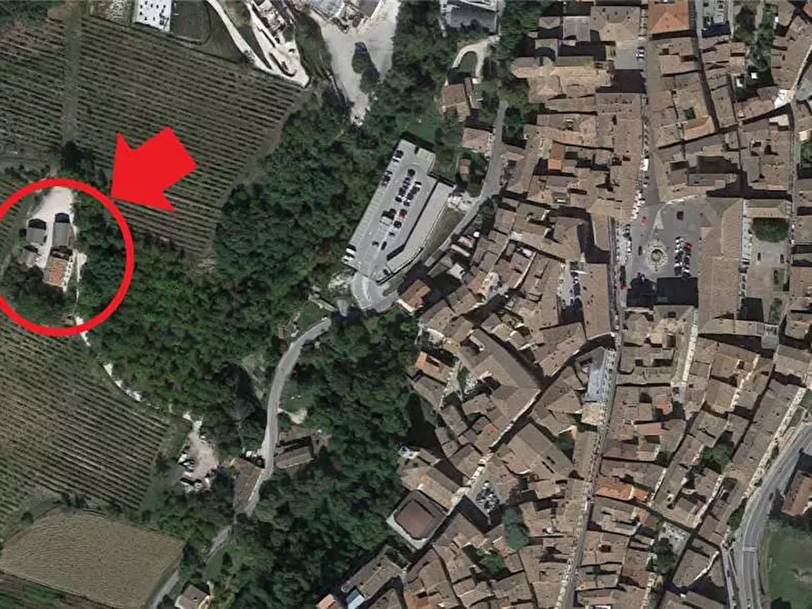 Immagine 2 di Attività commerciale in affitto  in Via SERRE BASSE a Matelica