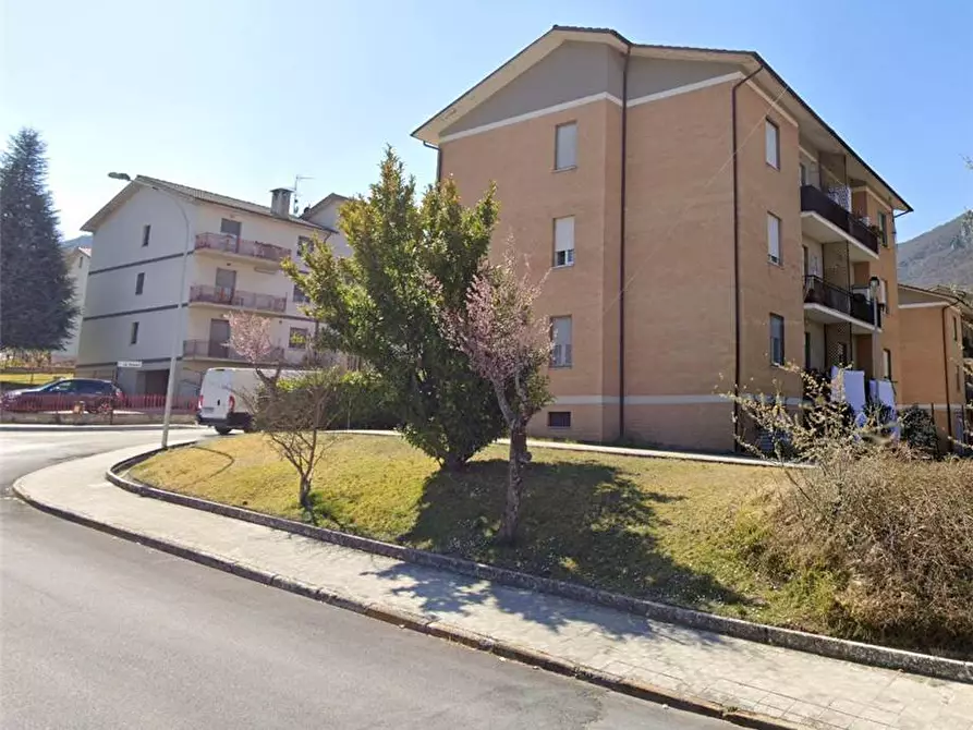 Immagine 2 di Appartamento in vendita  a Esanatoglia