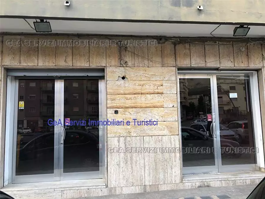 Immagine 3 di Attività commerciale in vendita  a Reggio Di Calabria
