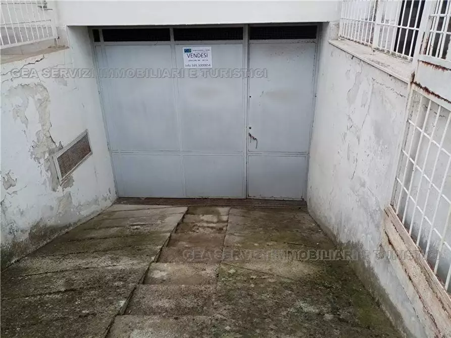 Immagine 2 di Garage in vendita  a Capurso