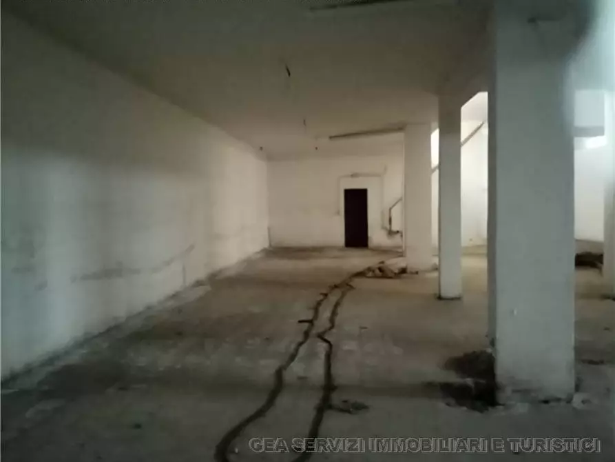 Immagine 5 di Garage in vendita  a Capurso