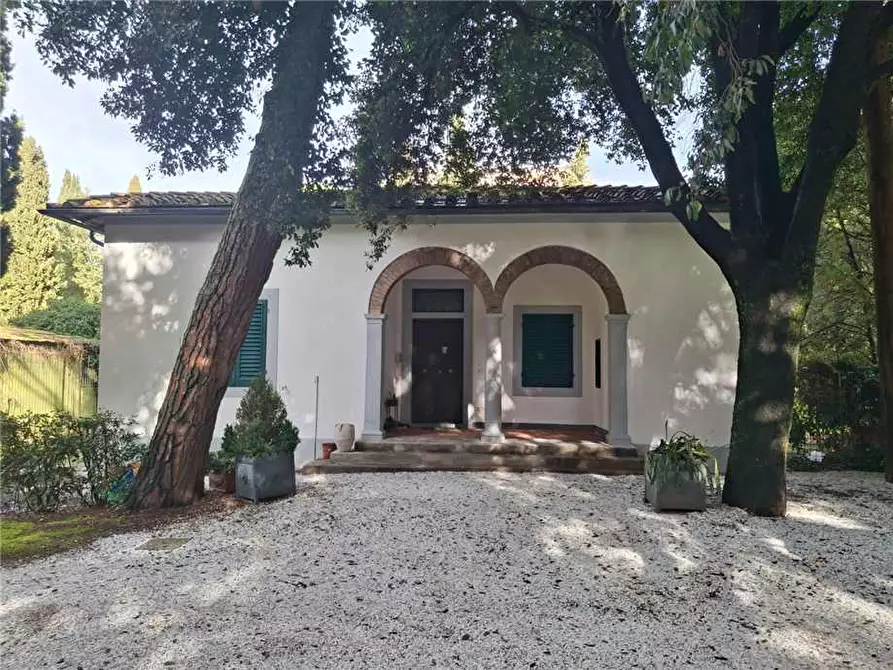 Immagine 1 di Villa in affitto  a Scandicci