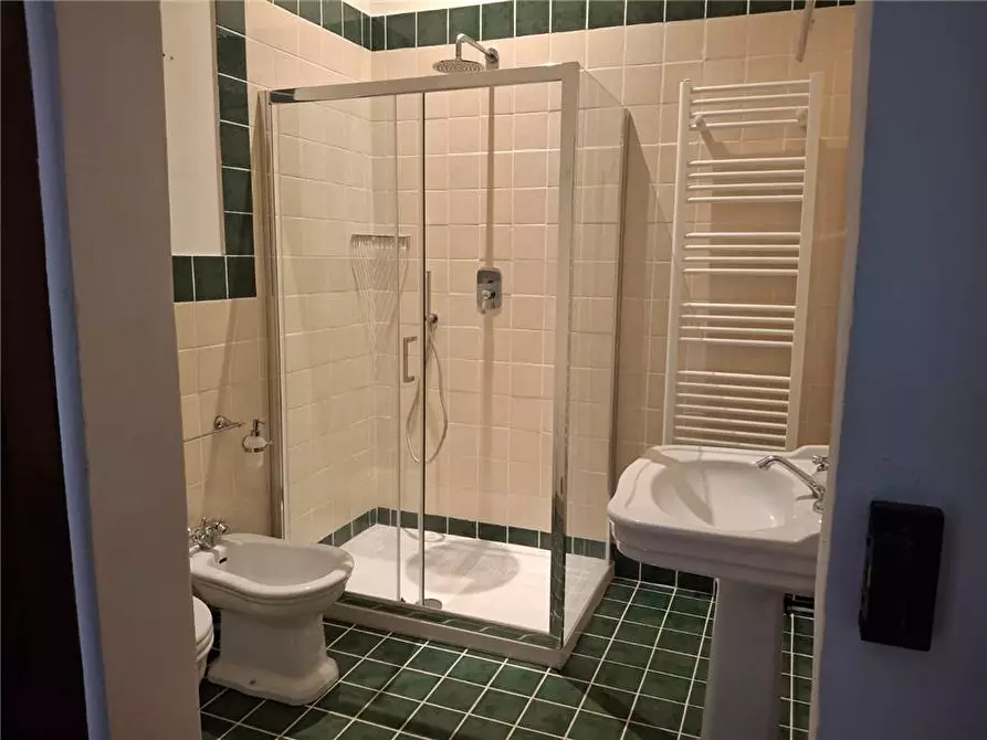 Immagine 4 di Villa in affitto  a Scandicci