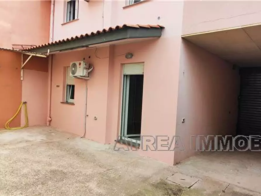 Immagine 14 di Villa in vendita  in Via Via del Popolo, 6 a Assemini