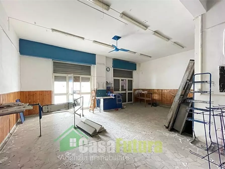 Immagine 5 di Attività commerciale in vendita  in Via trentino, 24 a Napoli