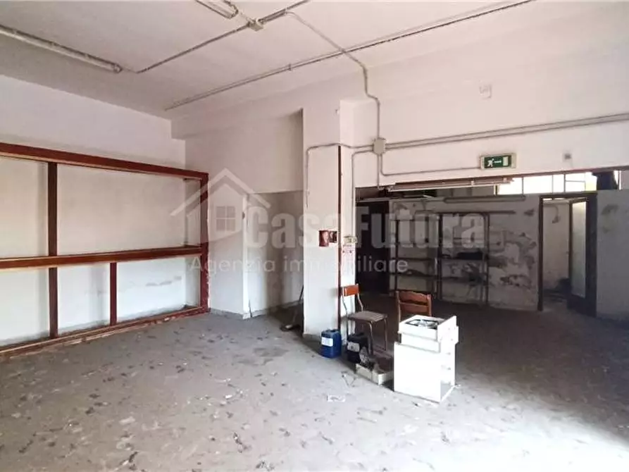 Immagine 3 di Attività commerciale in vendita  in Via trentino, 24 a Napoli