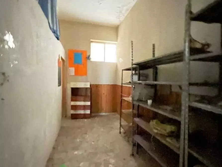 Immagine 6 di Attività commerciale in vendita  in Via trentino, 24 a Napoli
