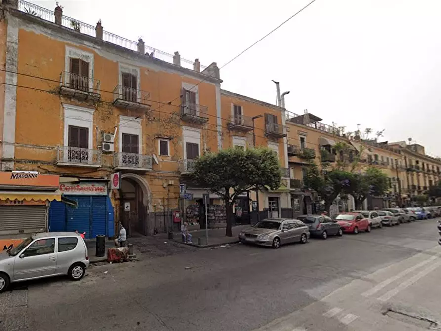 Immagine 1 di Appartamento in vendita  a Napoli