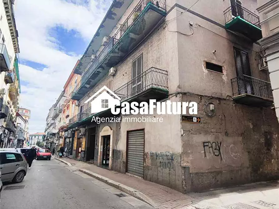 Immagine 1 di Appartamento in vendita  a Napoli