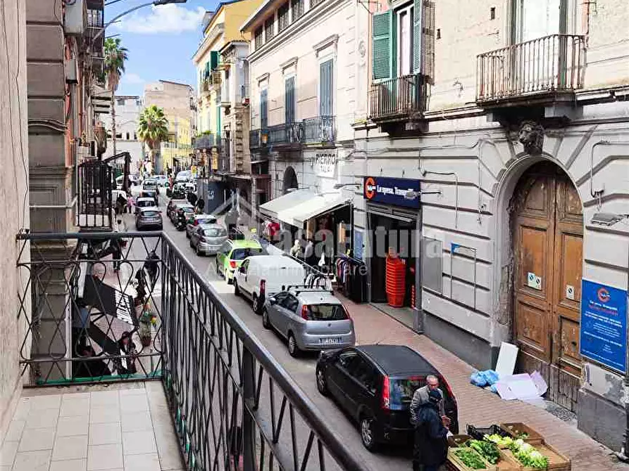 Immagine 10 di Appartamento in vendita  a Napoli