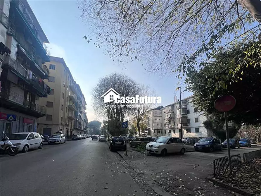 Immagine 10 di Attività commerciale in vendita  a Napoli