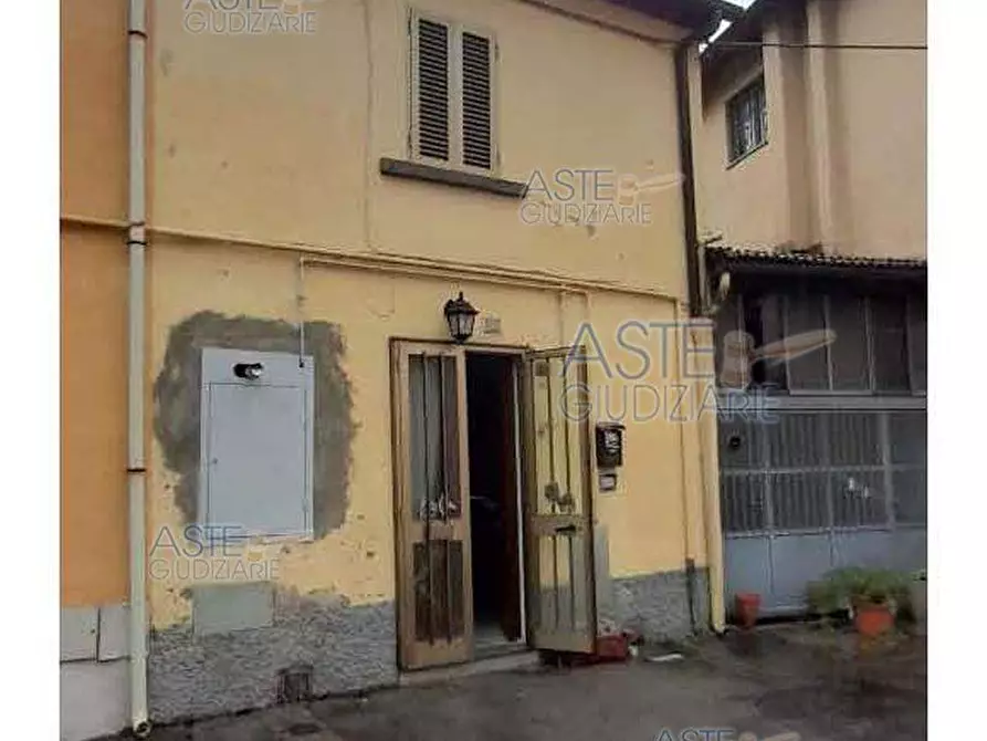 Immagine 1 di Villa in vendita  in Via borgo d casale a Prato