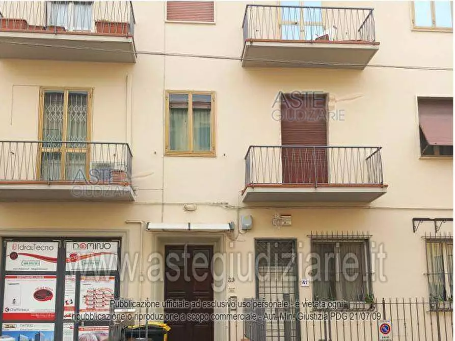 Immagine 1 di Appartamento in vendita  in Via TEVERE a Prato