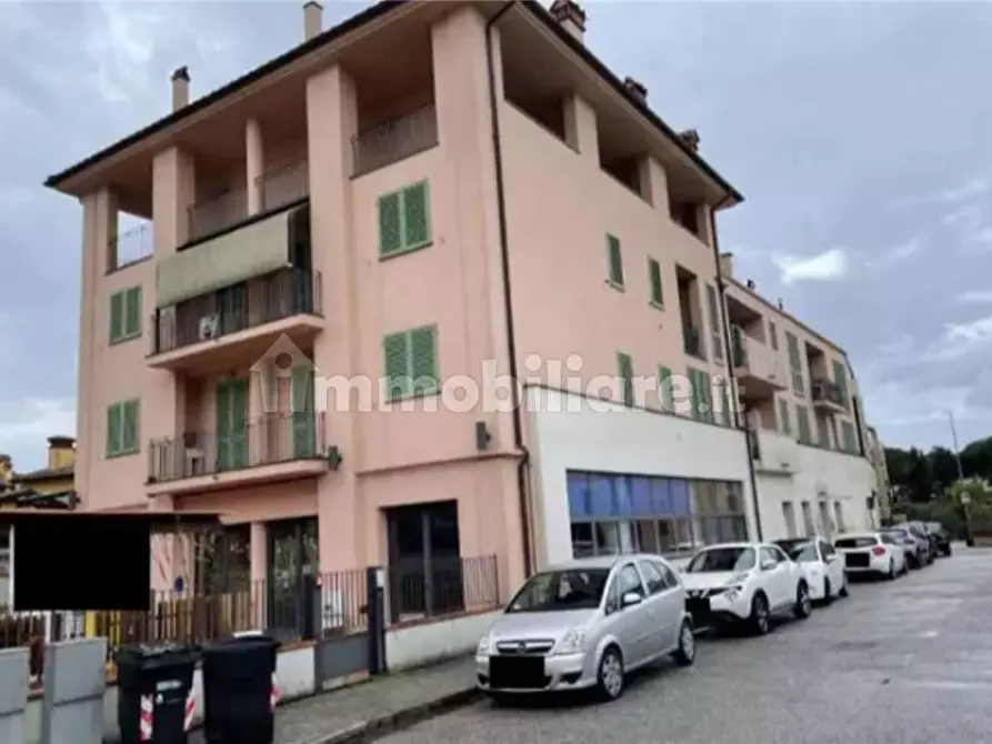 Immagine 1 di Appartamento in vendita  in Via DEGLI ABATONI, 9 a Prato