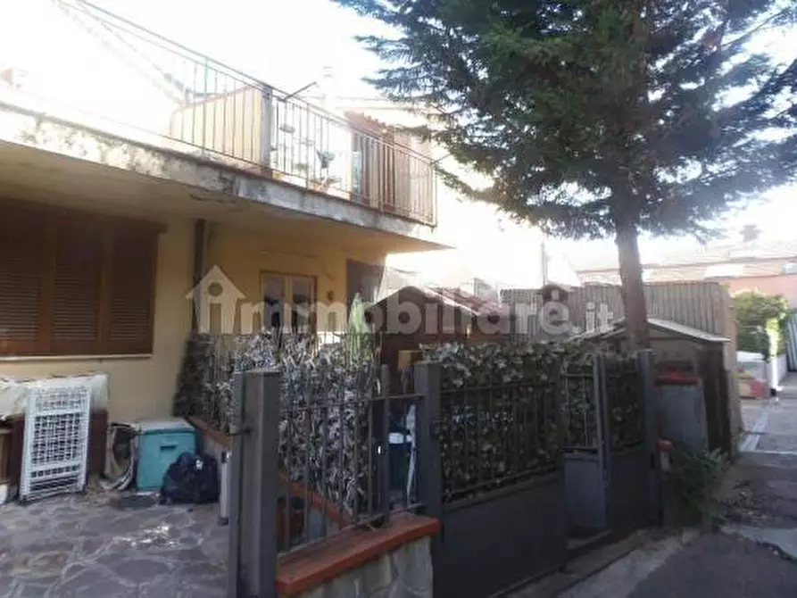 Immagine 1 di Villa in vendita  in Via SAN PAOLO a Prato