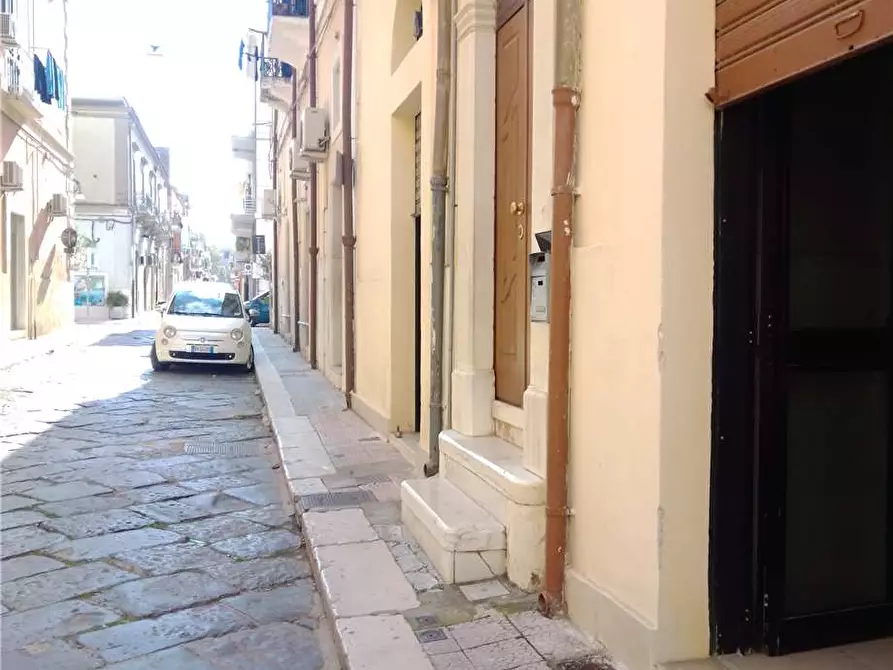 Immagine 2 di Attività commerciale in affitto  a Cerignola
