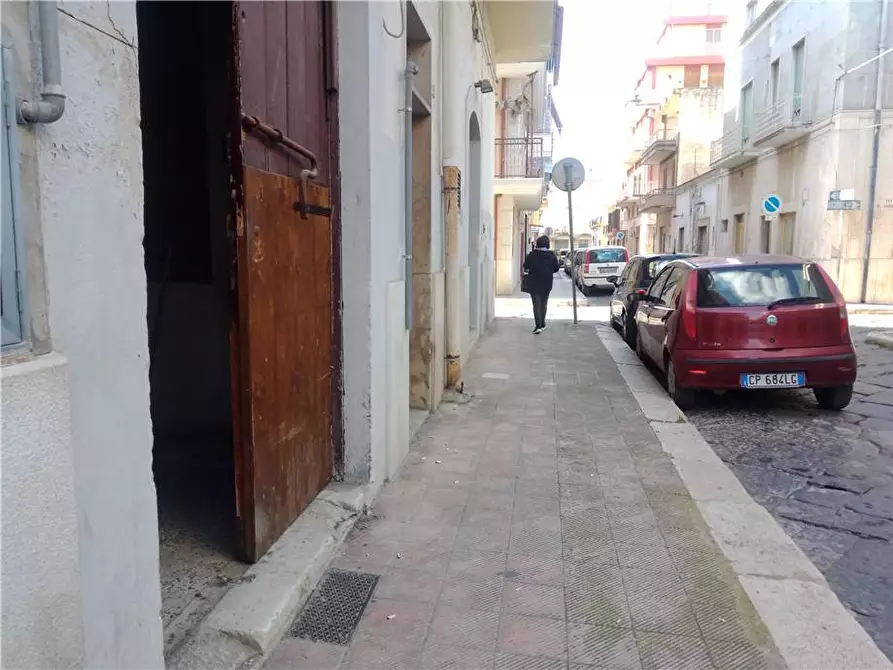 Immagine 5 di Attività commerciale in affitto  a Cerignola