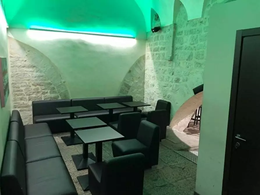 Immagine 3 di Attività commerciale in vendita  a Barletta