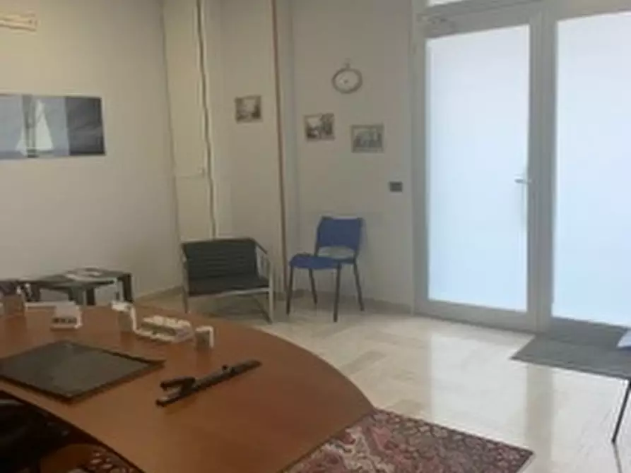 Immagine 2 di Ufficio in vendita  a Barletta