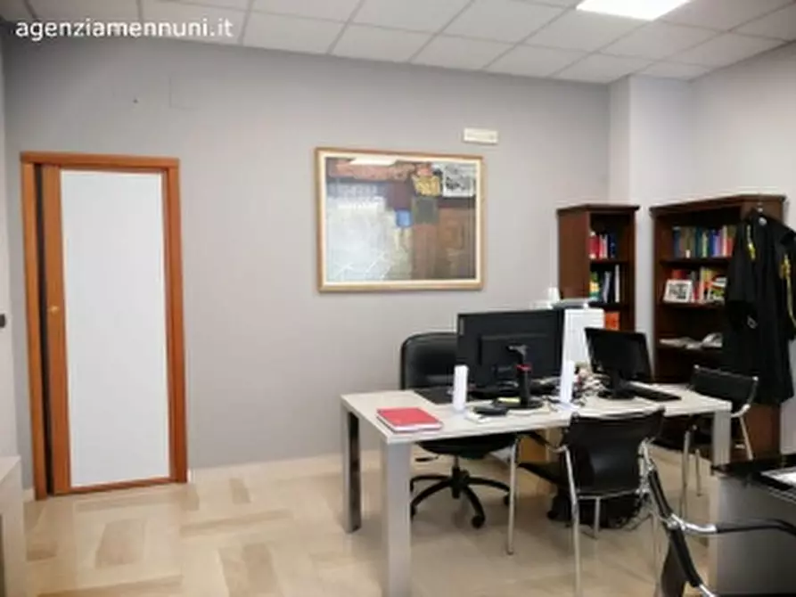 Immagine 4 di Ufficio in vendita  a Barletta