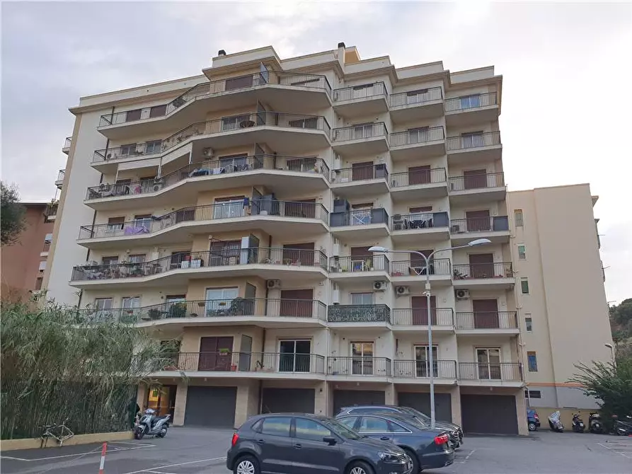Immagine 1 di Appartamento in vendita  in Via Via Catania, 162 a Messina