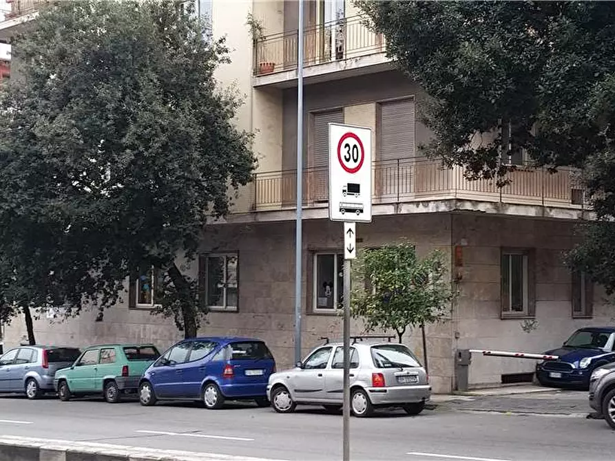 Immagine 1 di Garage in vendita  in Via Viale Boccetta, 31 a Messina