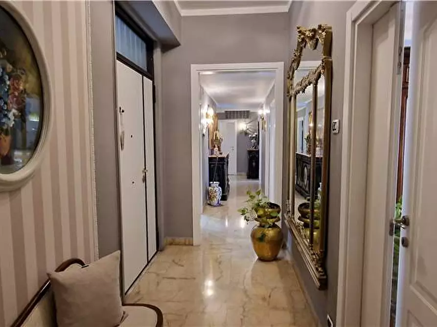 Immagine 1 di Appartamento in vendita  in V.le Regina Margherita, 36 a Messina