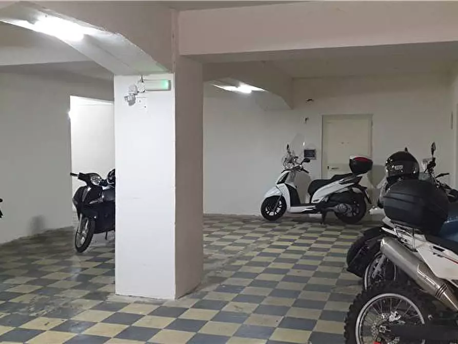 Immagine 13 di Garage in vendita  in Via Colapesce, 5 a Messina