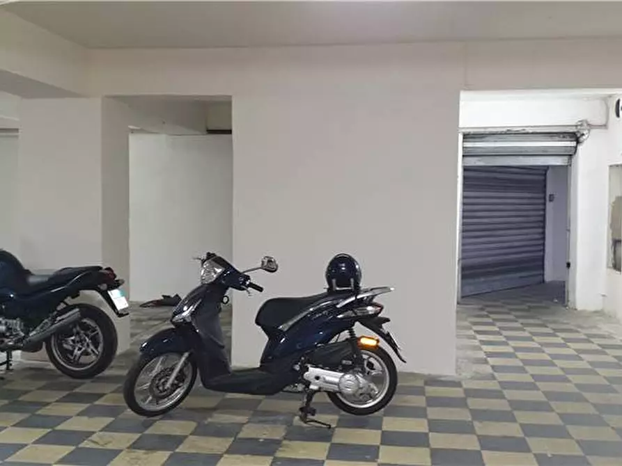 Immagine 14 di Garage in vendita  in Via Colapesce, 5 a Messina
