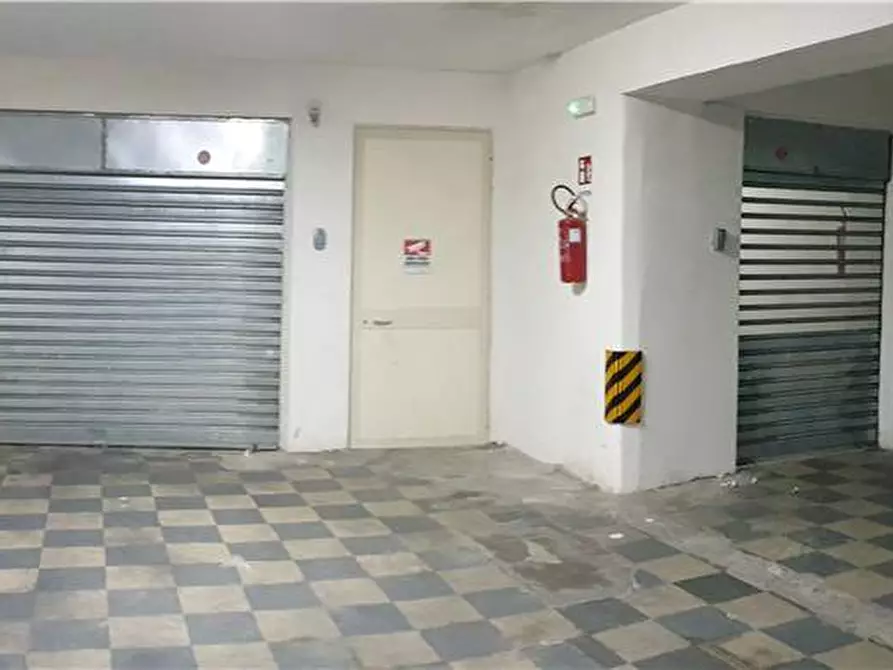 Immagine 7 di Garage in vendita  in Via Colapesce, 5 a Messina