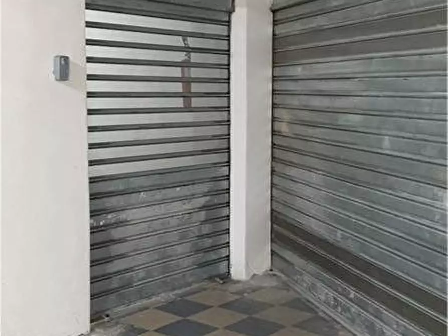 Immagine 9 di Garage in vendita  in Via Colapesce, 5 a Messina
