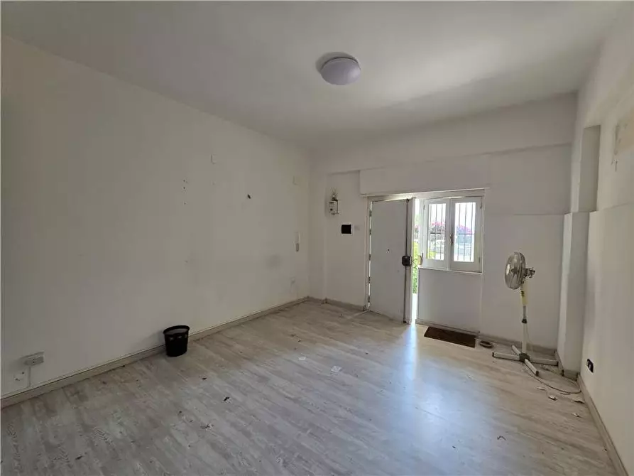 Immagine 12 di Attività commerciale in affitto  in Via Panoramica dello Stretto, 1368 a Messina