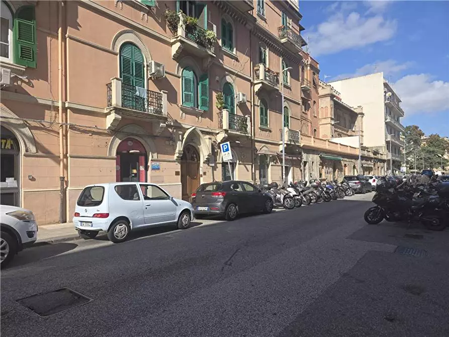 Immagine 2 di Attività commerciale in affitto  in Via XXIV Maggio, 105 a Messina
