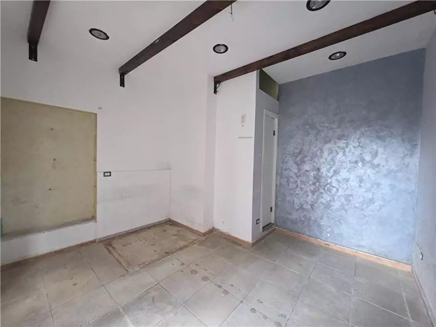 Immagine 4 di Attività commerciale in affitto  in Via XXIV Maggio, 105 a Messina
