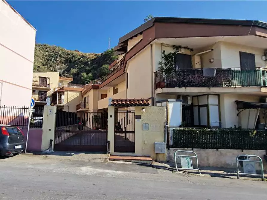 Immagine 1 di Appartamento in vendita  in Loc. SP38, 42 a Messina