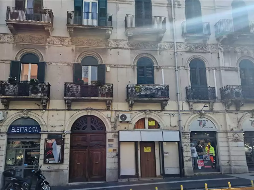 Immagine 2 di Attività commerciale in vendita  in C.so Cavour, 46 a Messina