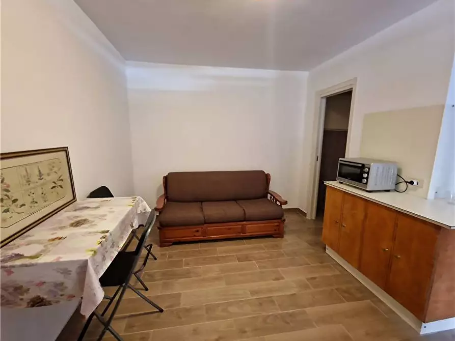 Immagine 4 di Attività commerciale in vendita  in C.so Cavour, 46 a Messina
