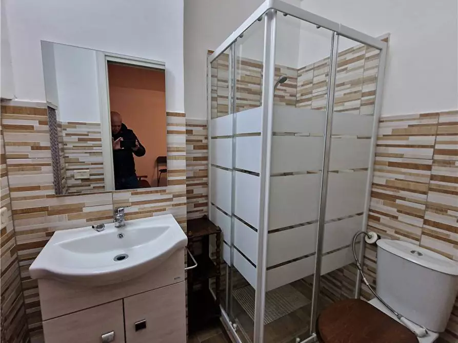 Immagine 9 di Attività commerciale in vendita  in C.so Cavour, 46 a Messina