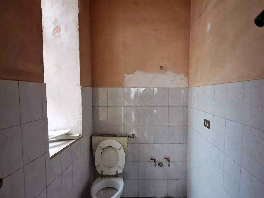 Immagine 12 di Attività commerciale in affitto  in Via Centonze, 182 a Messina