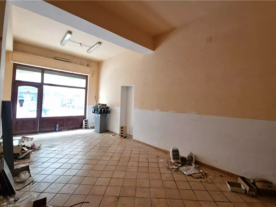 Immagine 14 di Attività commerciale in affitto  in Via Centonze, 182 a Messina