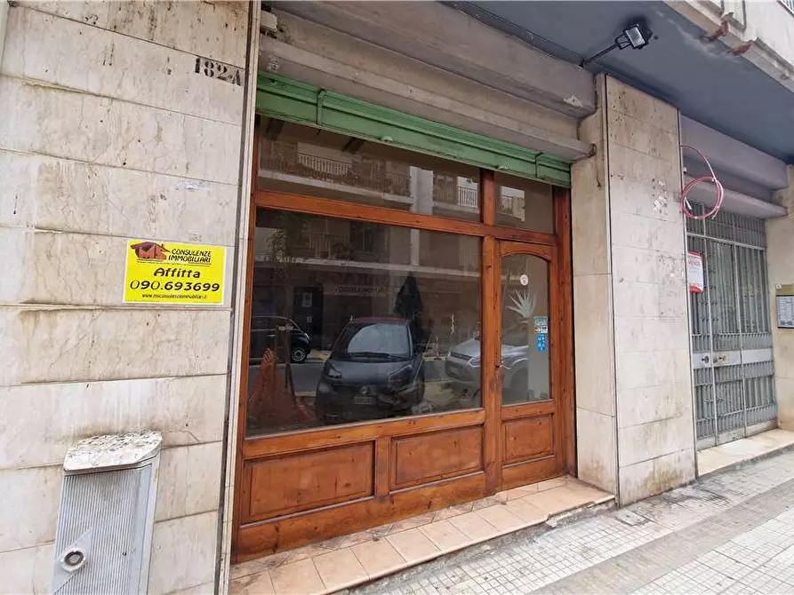 Immagine 3 di Attività commerciale in affitto  in Via Centonze, 182 a Messina