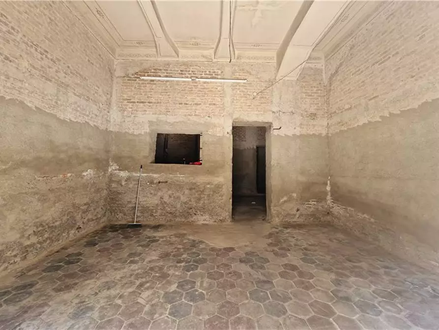 Immagine 5 di Attività commerciale in vendita  in Via Centonze, 146 a Messina