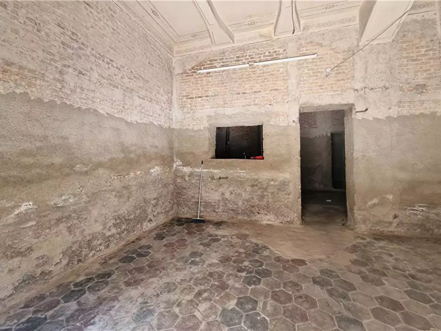 Immagine 6 di Attività commerciale in vendita  in Via Centonze, 146 a Messina