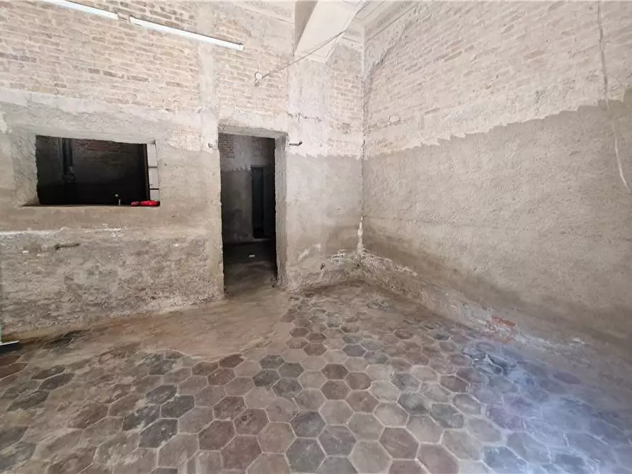 Immagine 7 di Attività commerciale in vendita  in Via Centonze, 146 a Messina