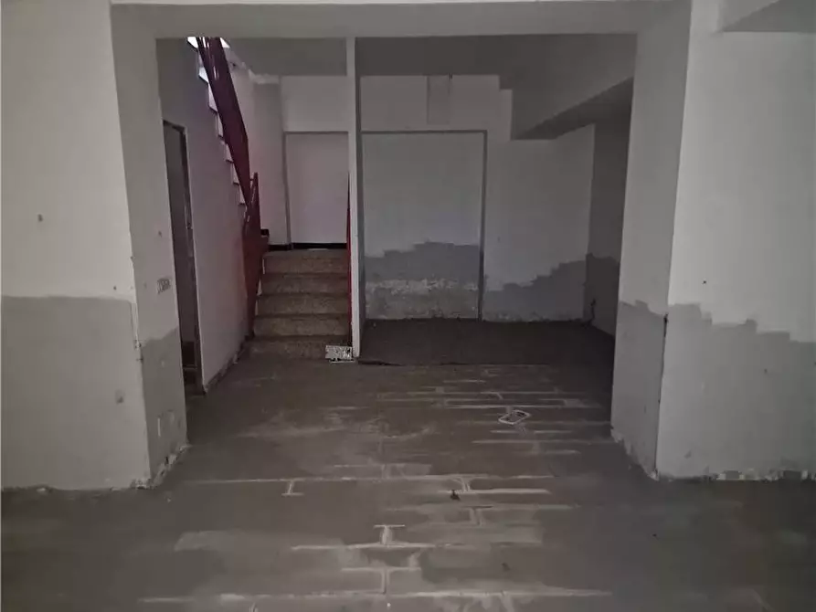 Immagine 10 di Attività commerciale in vendita  in Via del Vespro, 4 a Messina