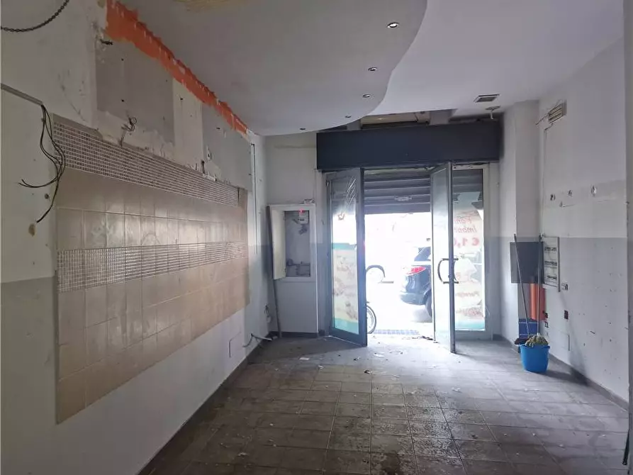 Immagine 11 di Attività commerciale in vendita  in Via del Vespro, 4 a Messina
